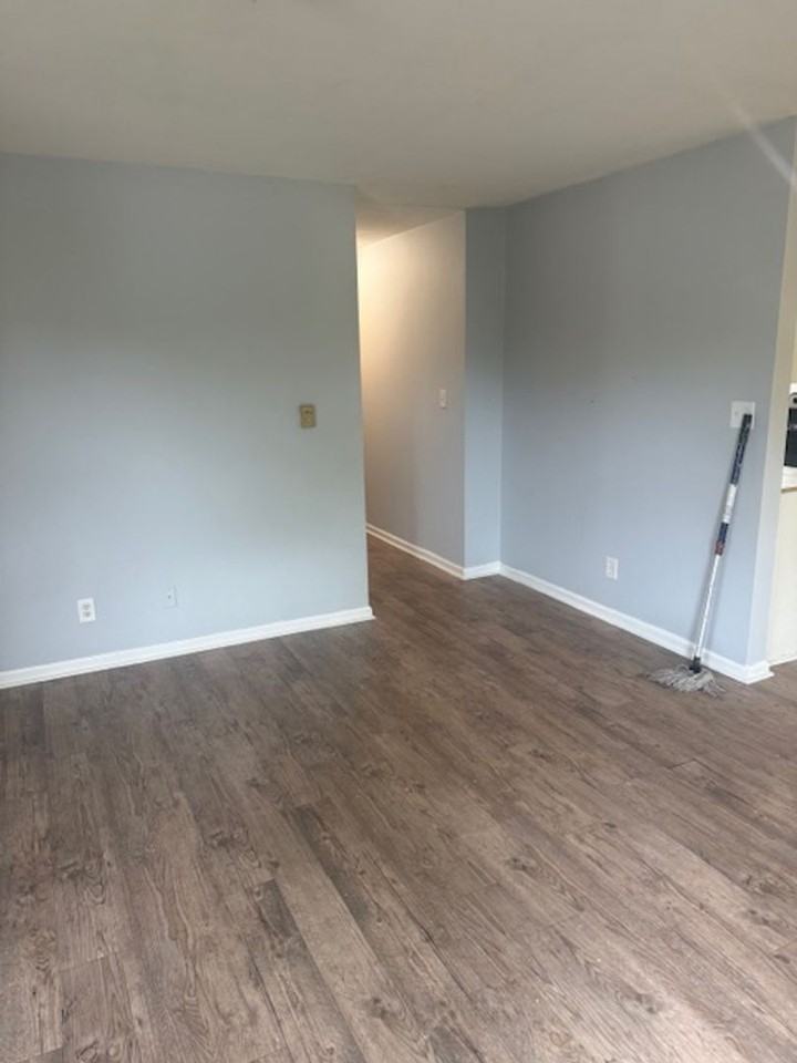 7996 Diggs Rd #D - Photo 6 of 27