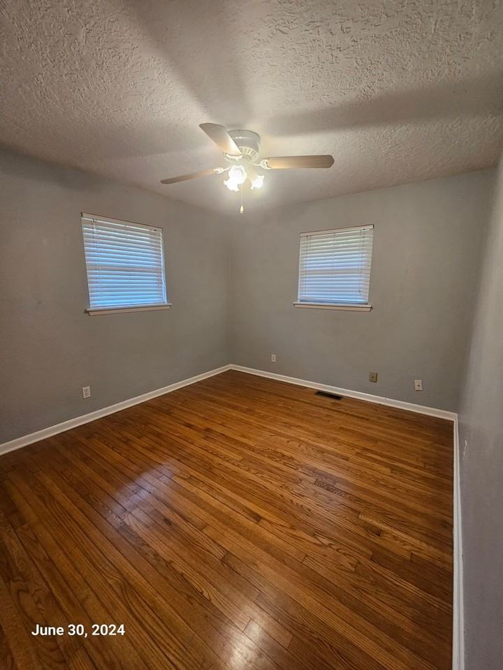 902 Hardin Dr - Photo 7 of 17
