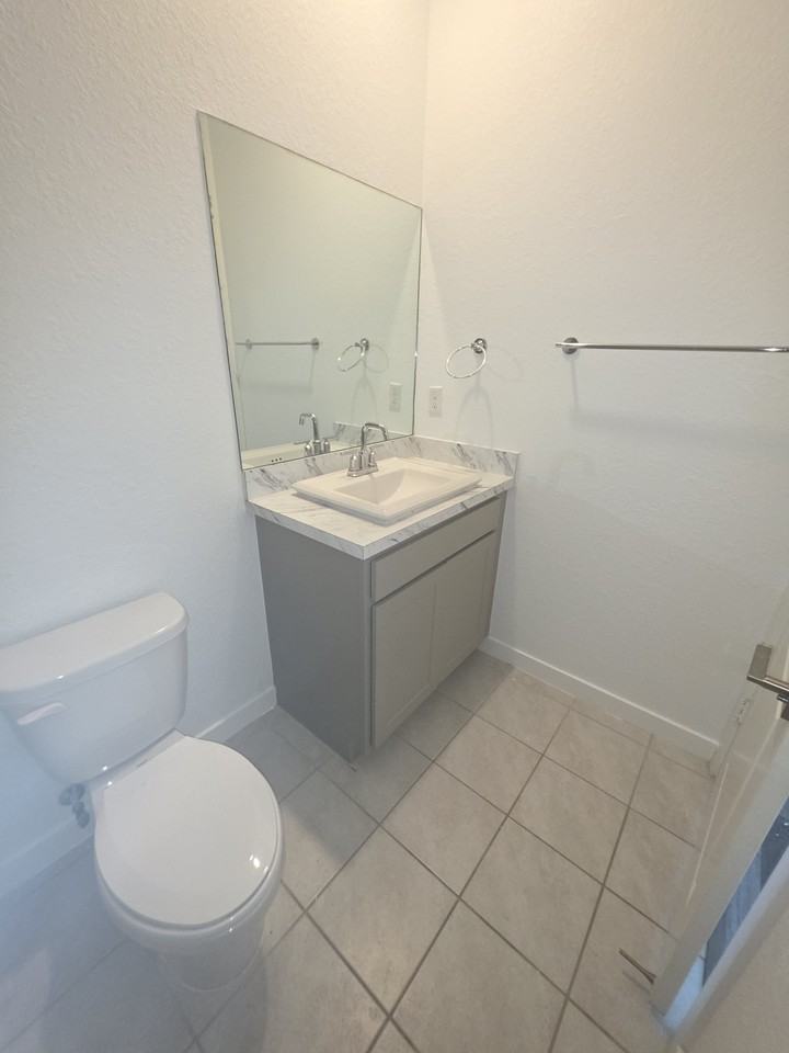 540 Ne 5th Ln #NA - Photo 6 of 13