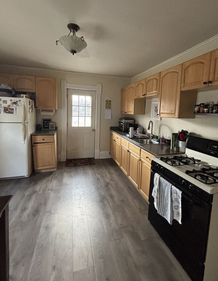 2543A S Graham St - Photo 3 of 9