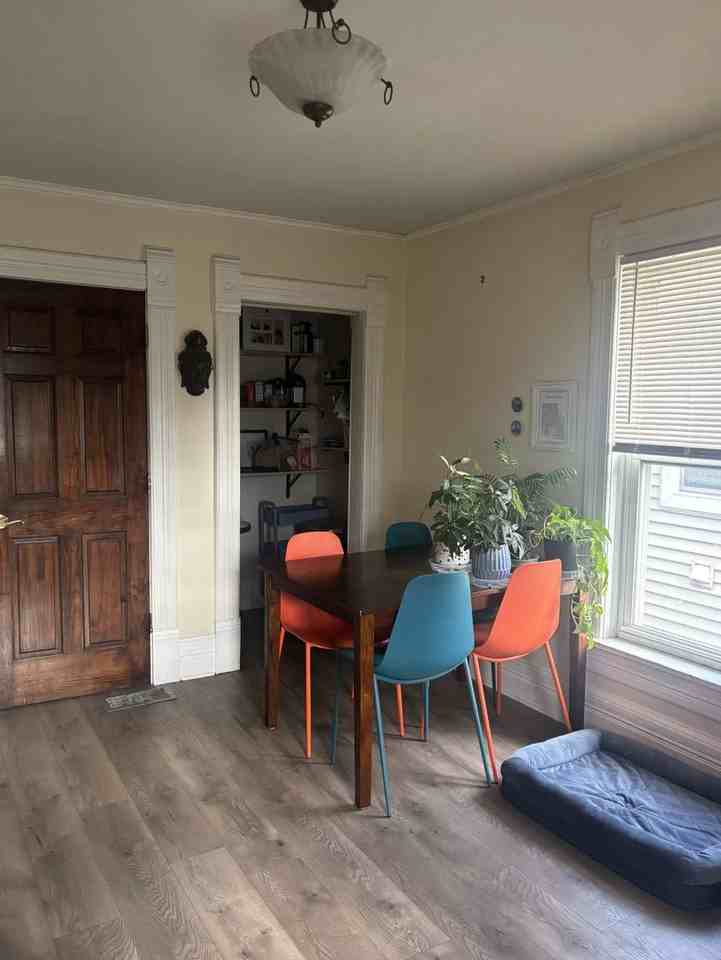 2543A S Graham St - Photo 4 of 9
