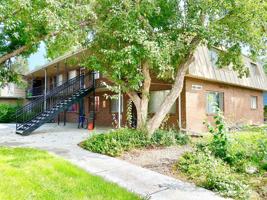 featured image of 431 W 8th St