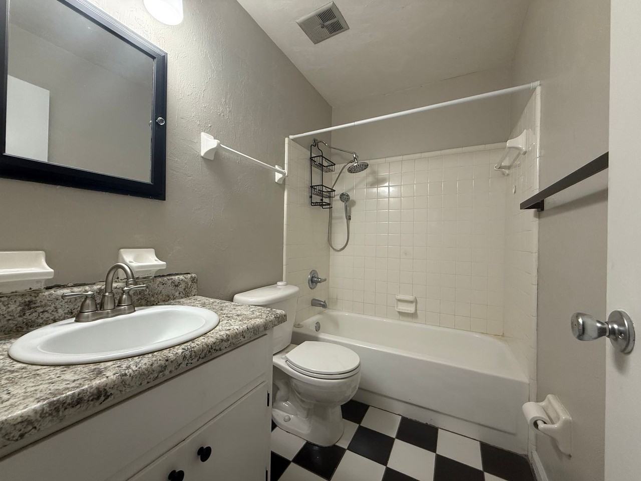 4378 Brewster Rd - Photo 5 of 6