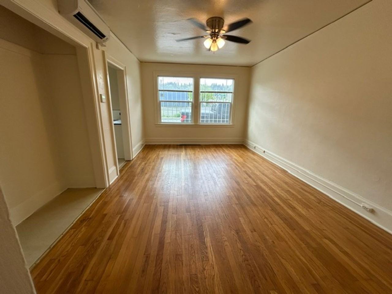Lownsdale Apartments - Photo 2 of 31