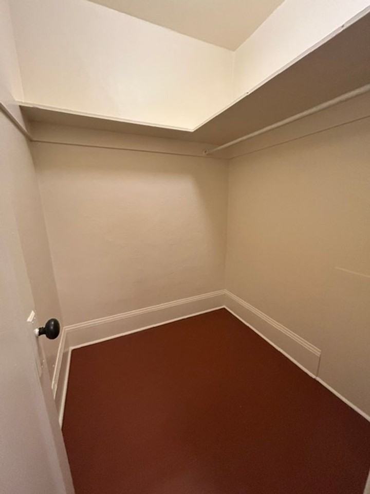 Lownsdale Apartments - Photo 3 of 31