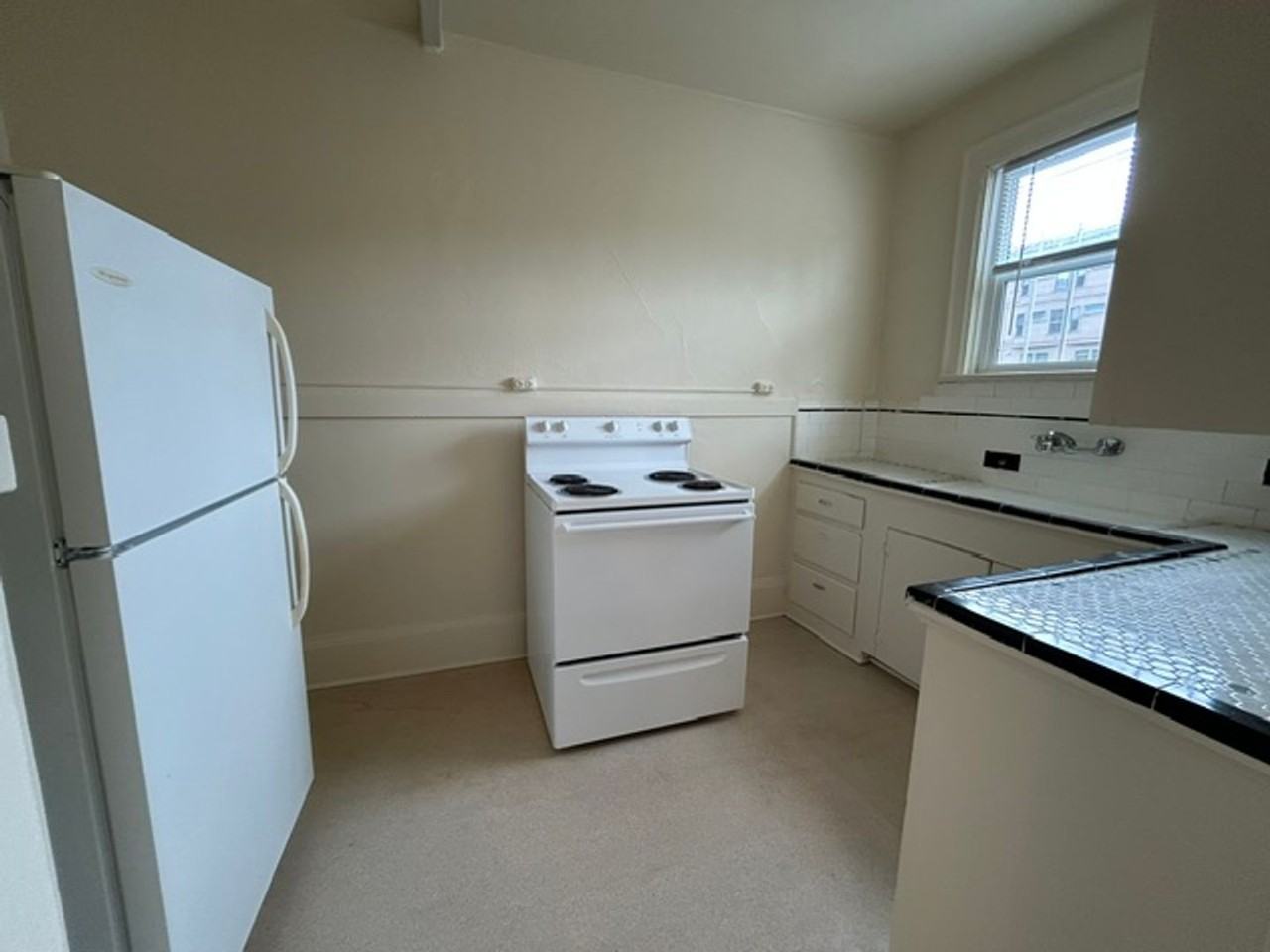 Lownsdale Apartments - Photo 4 of 31