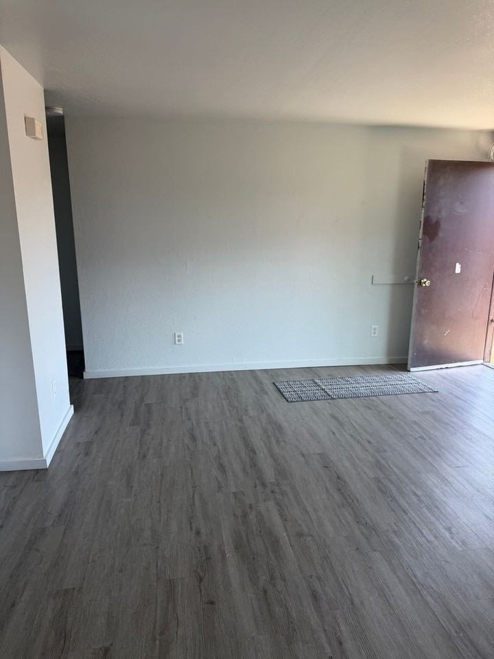 375 Park Ave - Photo 5 of 19