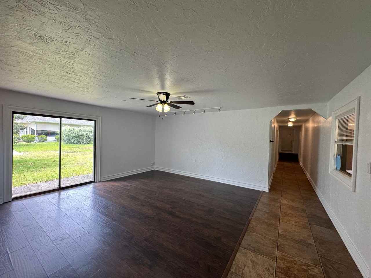 715 E Plymouth Ave - Photo 3 of 24