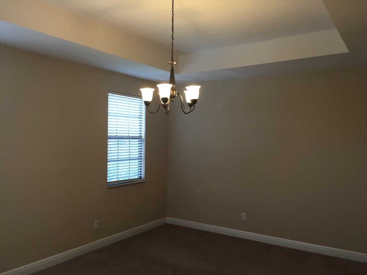 8060 Prestbury Dr - Photo 4 of 10