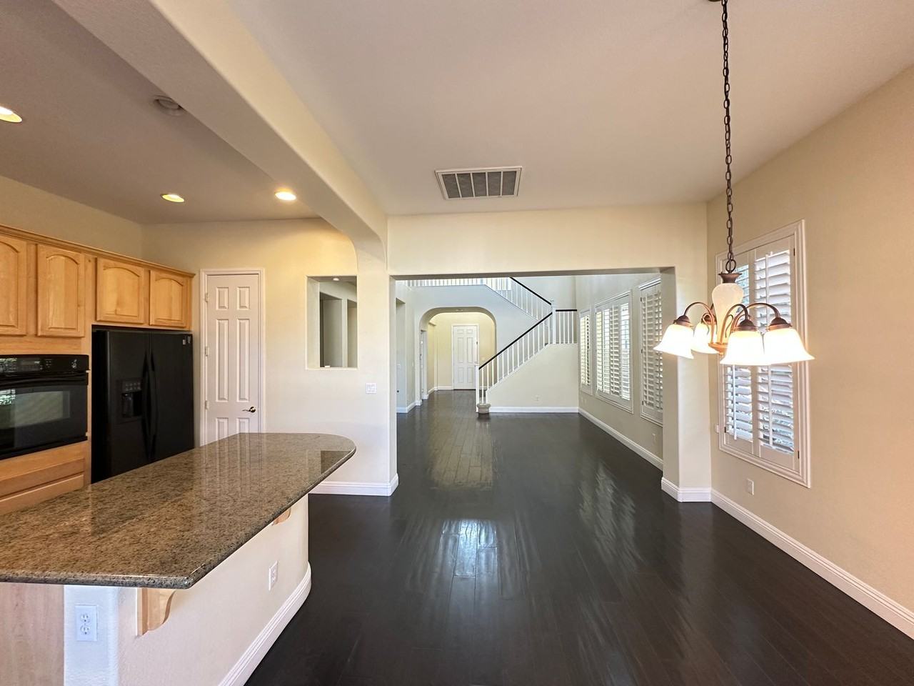2416 Radio City St - Photo 5 of 26