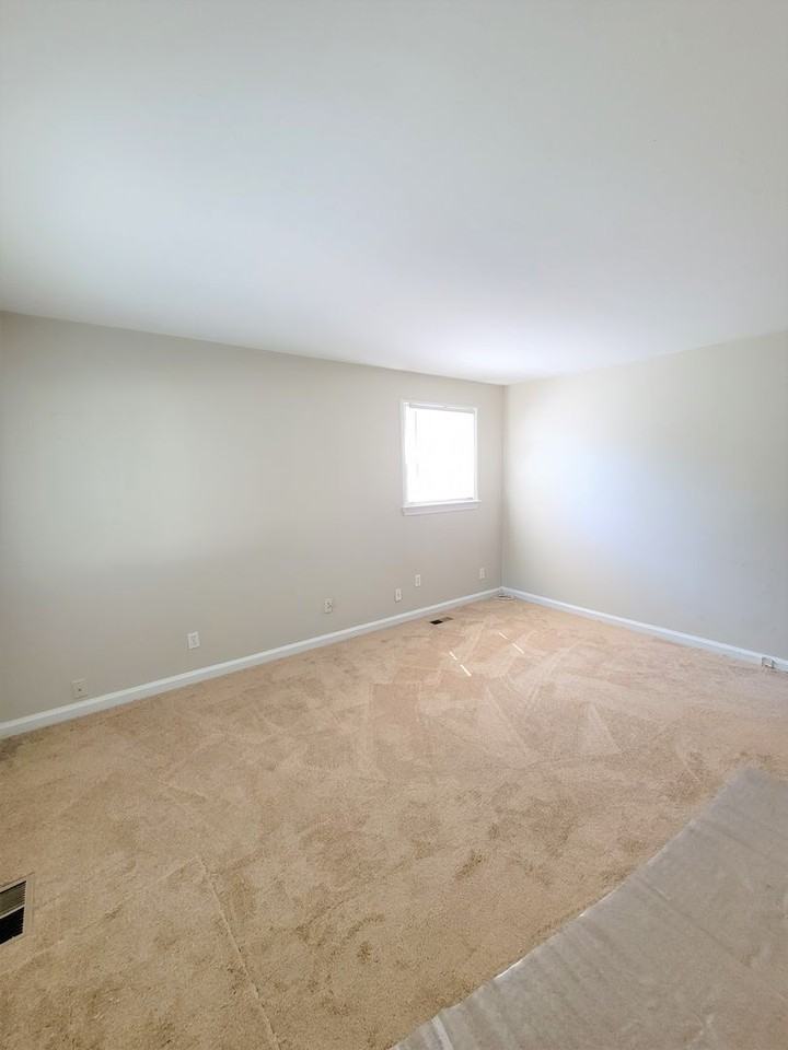 2607 Wildwood Dr - Photo 2 of 10