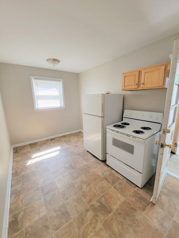 2607 Wildwood Dr - Photo 3 of 10