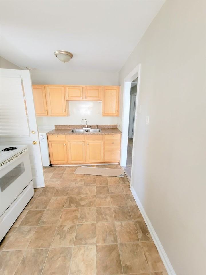 2607 Wildwood Dr - Photo 4 of 10