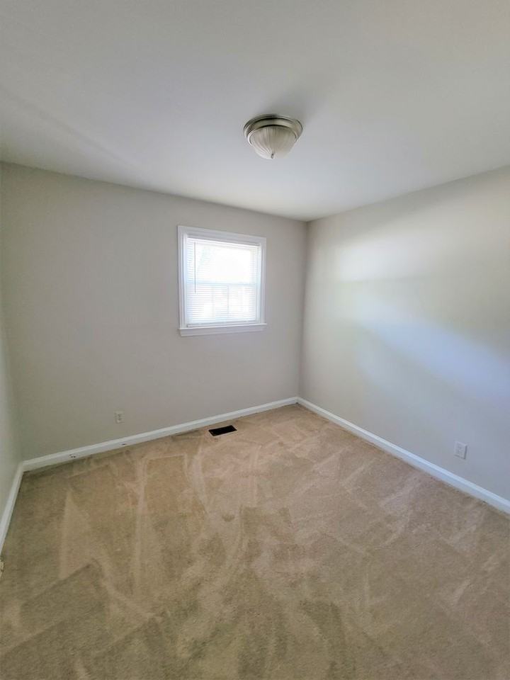 2607 Wildwood Dr - Photo 6 of 10