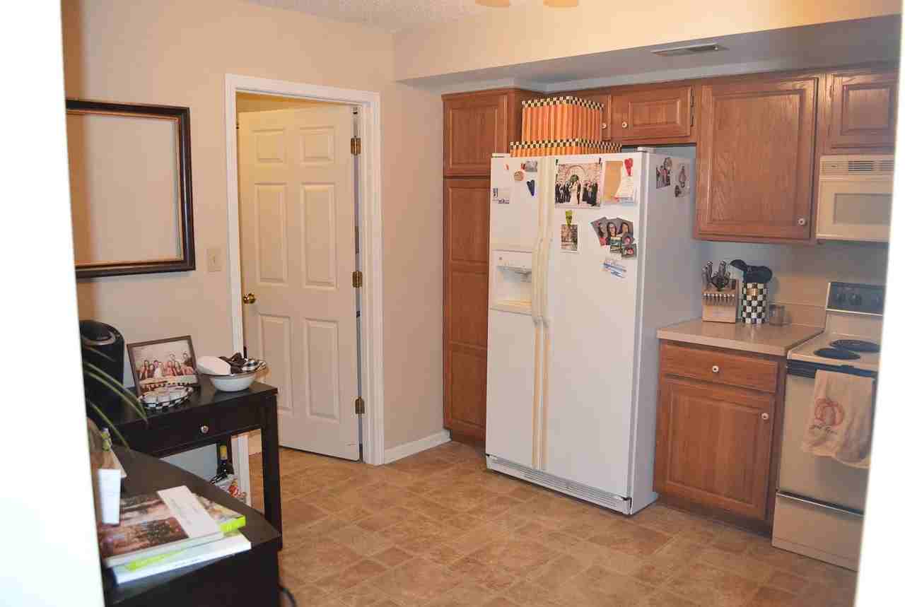 2000 Estella Dr - Photo 7 of 12