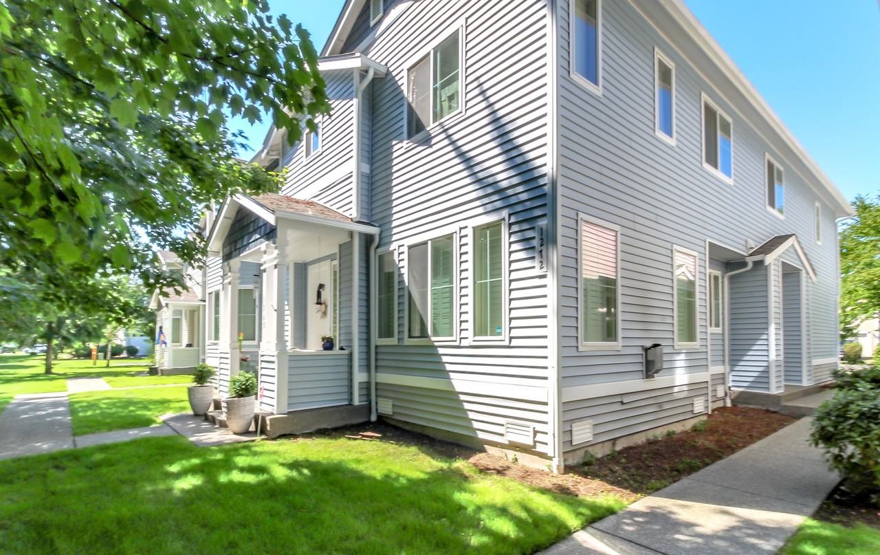 1272 Cooper St - Photo 2 of 32