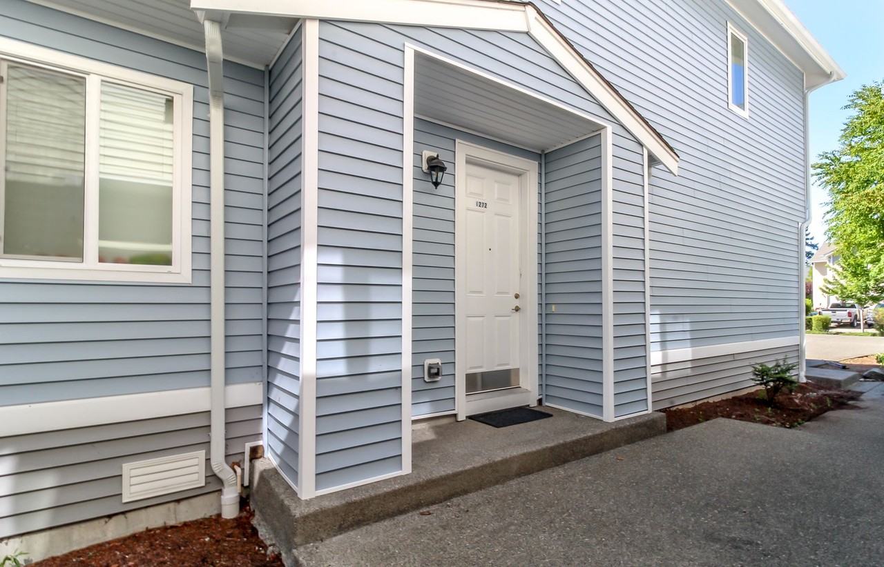 1272 Cooper St - Photo 4 of 32