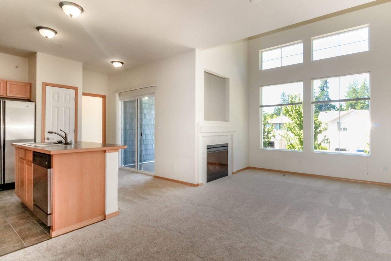1272 Cooper St - Photo 6 of 32