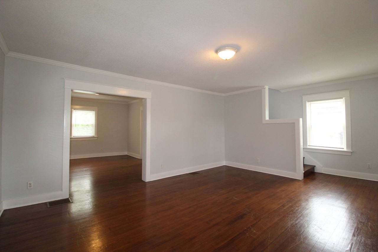 3728 Springfield St - Photo 4 of 12