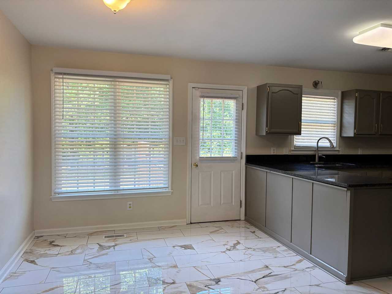6401 Friendship Ledford Rd - Photo 4 of 21