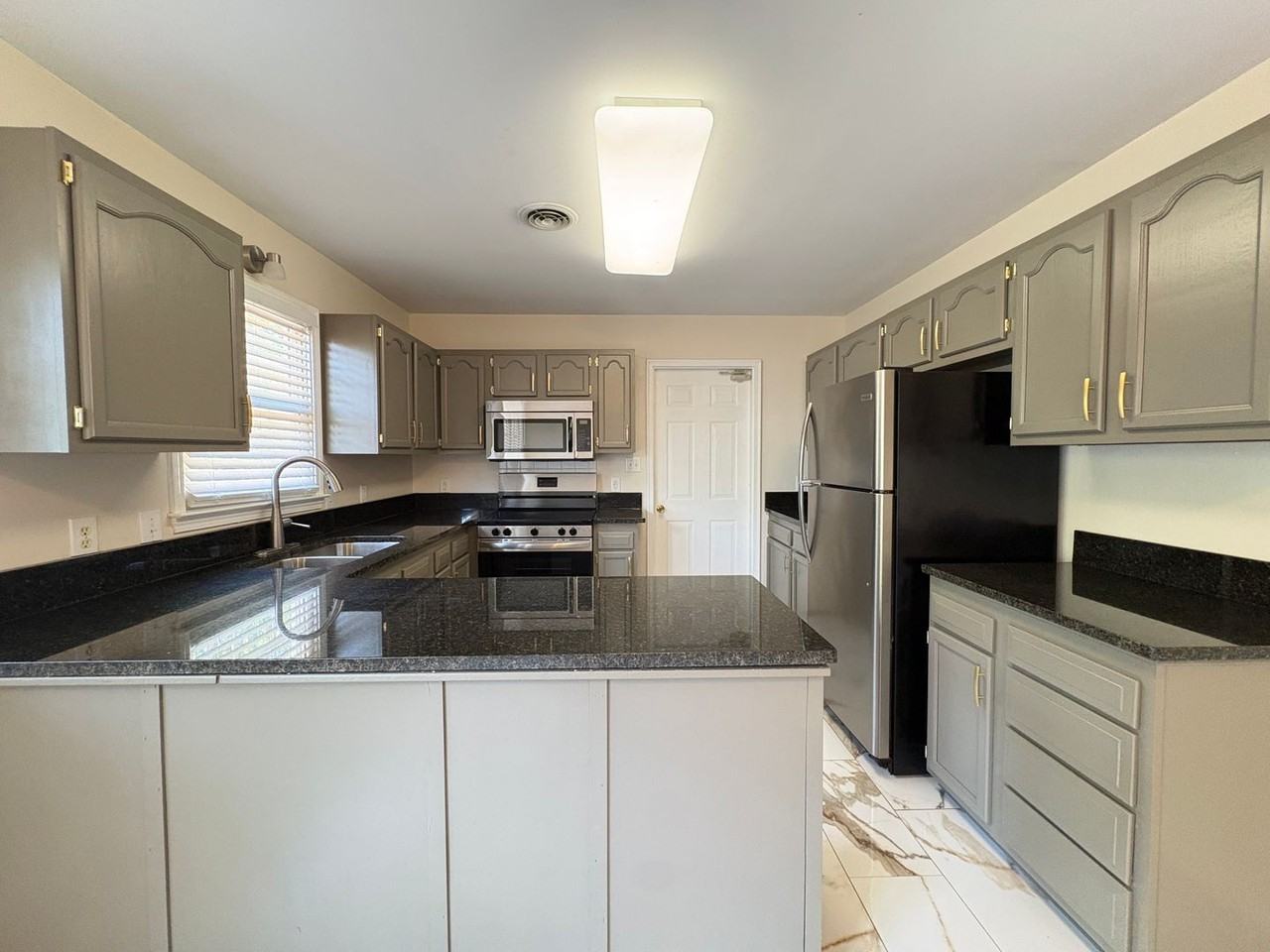 6401 Friendship Ledford Rd - Photo 6 of 21
