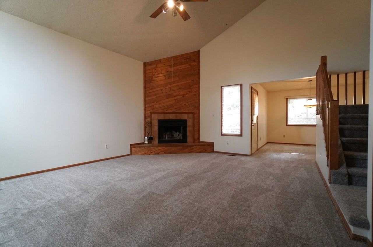 1155 Popes Valley Dr - Photo 5 of 37