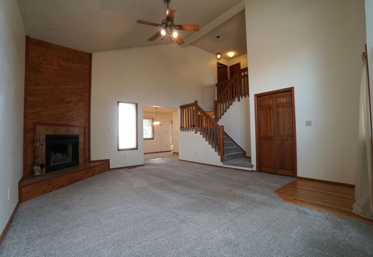 1155 Popes Valley Dr - Photo 6 of 37