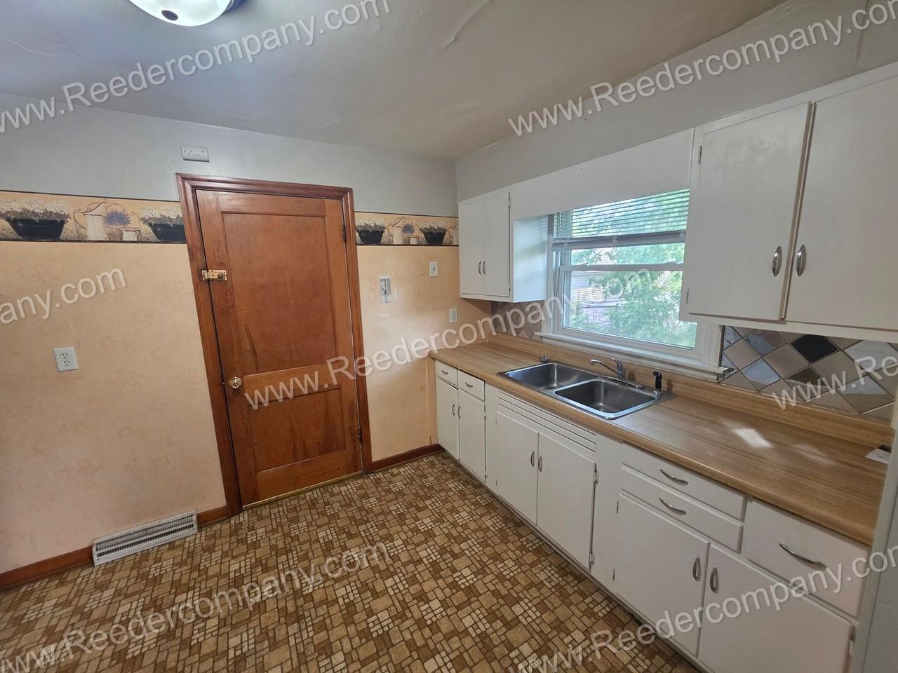 7131 Arkansas Ave - Photo 4 of 11