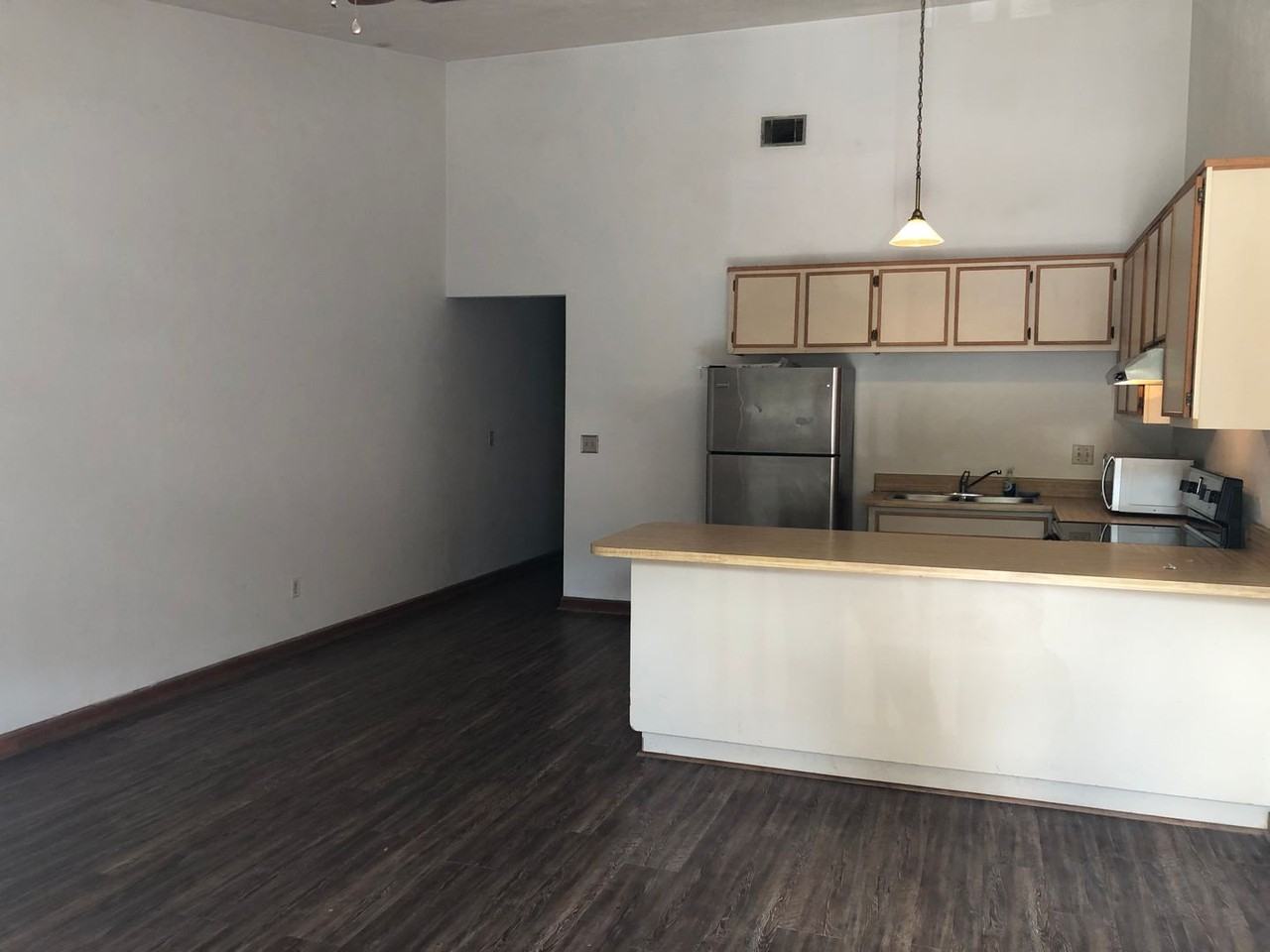 307 Hayden Rd Apt J - Photo 4 of 7