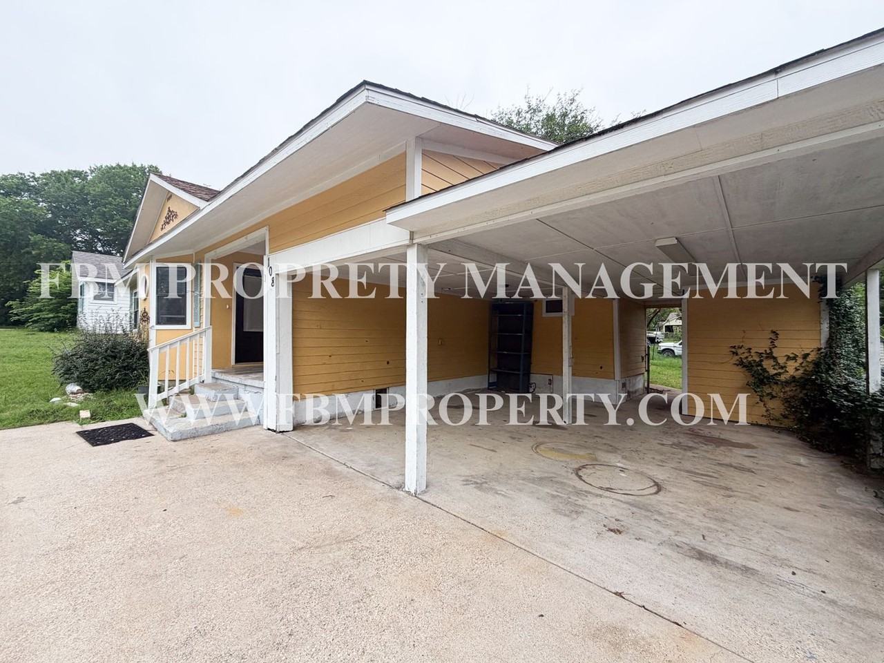108 Sunset Cir - Photo 3 of 21