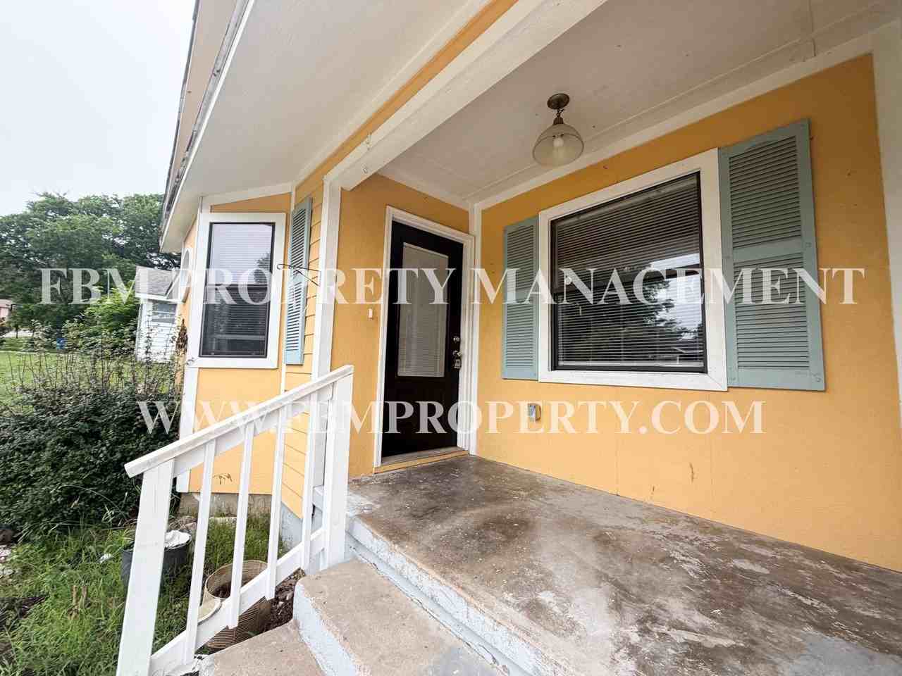 108 Sunset Cir - Photo 4 of 21