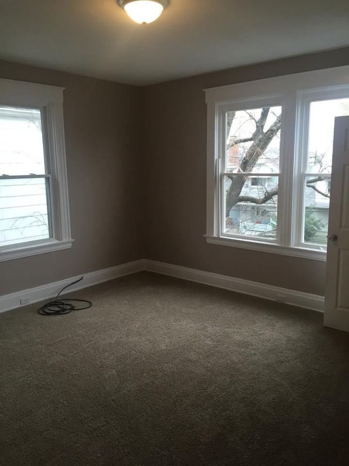 5114 Silver St - Photo 3 of 17