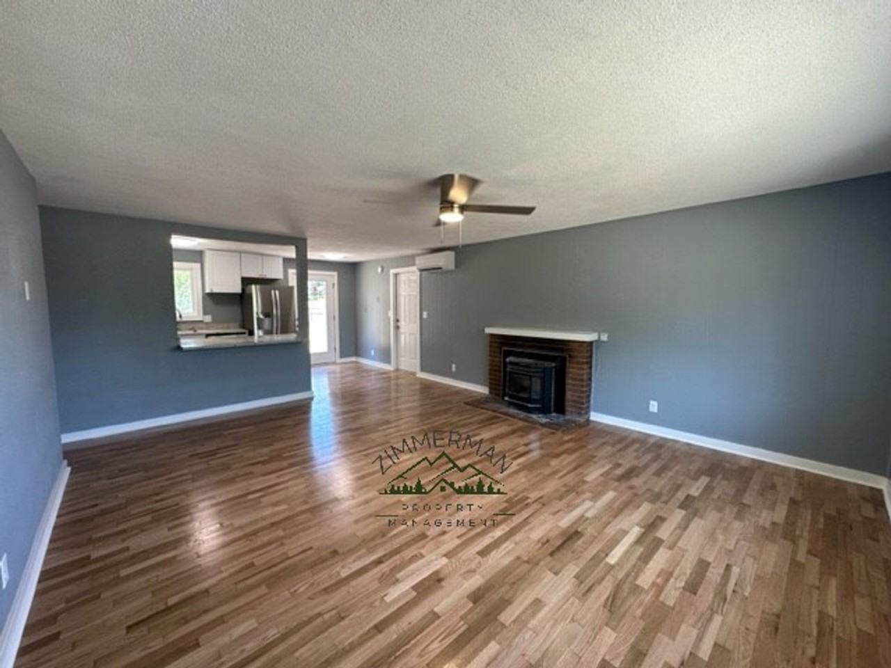 1740 City View St - Photo 2 of 10