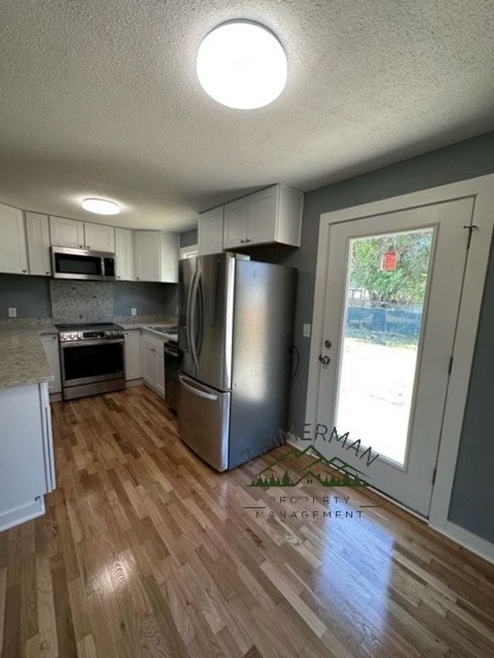 1740 City View St - Photo 5 of 10