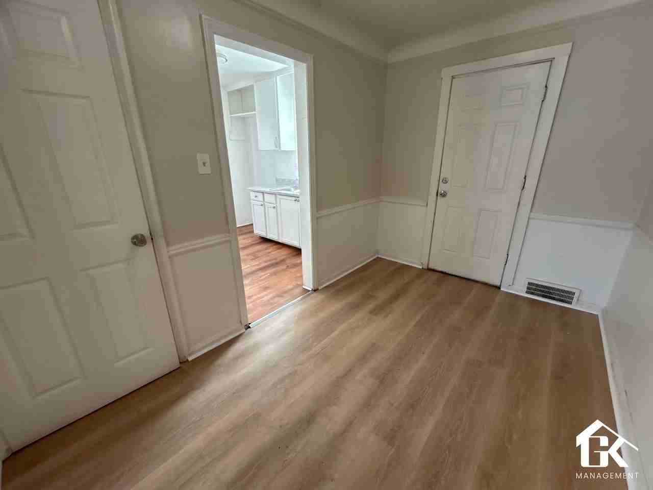 5915 Farmbrook St - Photo 3 of 21