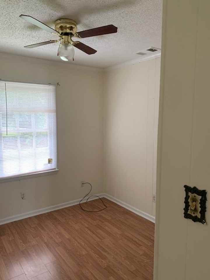 112 Anthony St - Photo 2 of 14