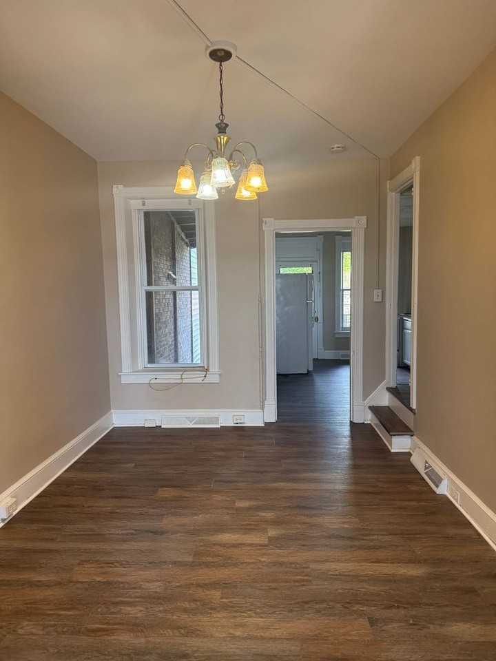 217 Winter St - Photo 4 of 18