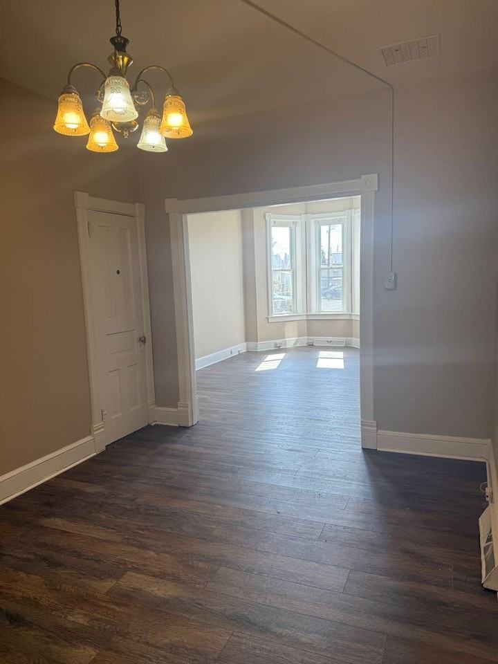 217 Winter St - Photo 5 of 18
