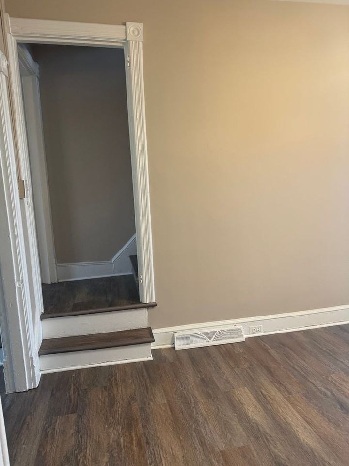 217 Winter St - Photo 6 of 18