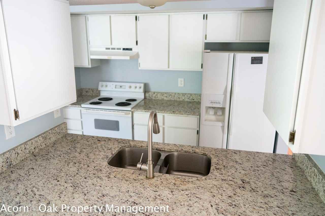 2002 Strebor St - Photo 7 of 20