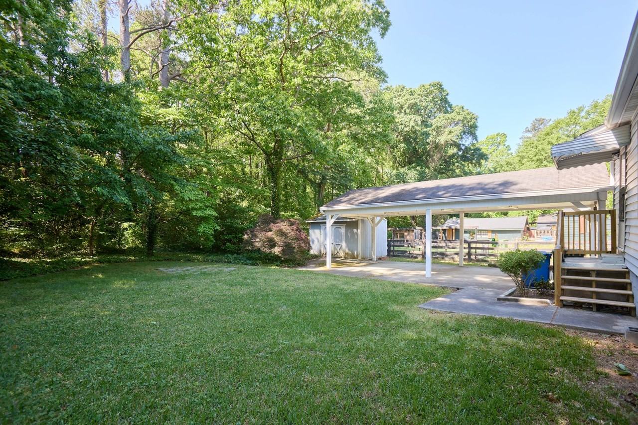 1970 Sumter St Nw - Photo 3 of 12
