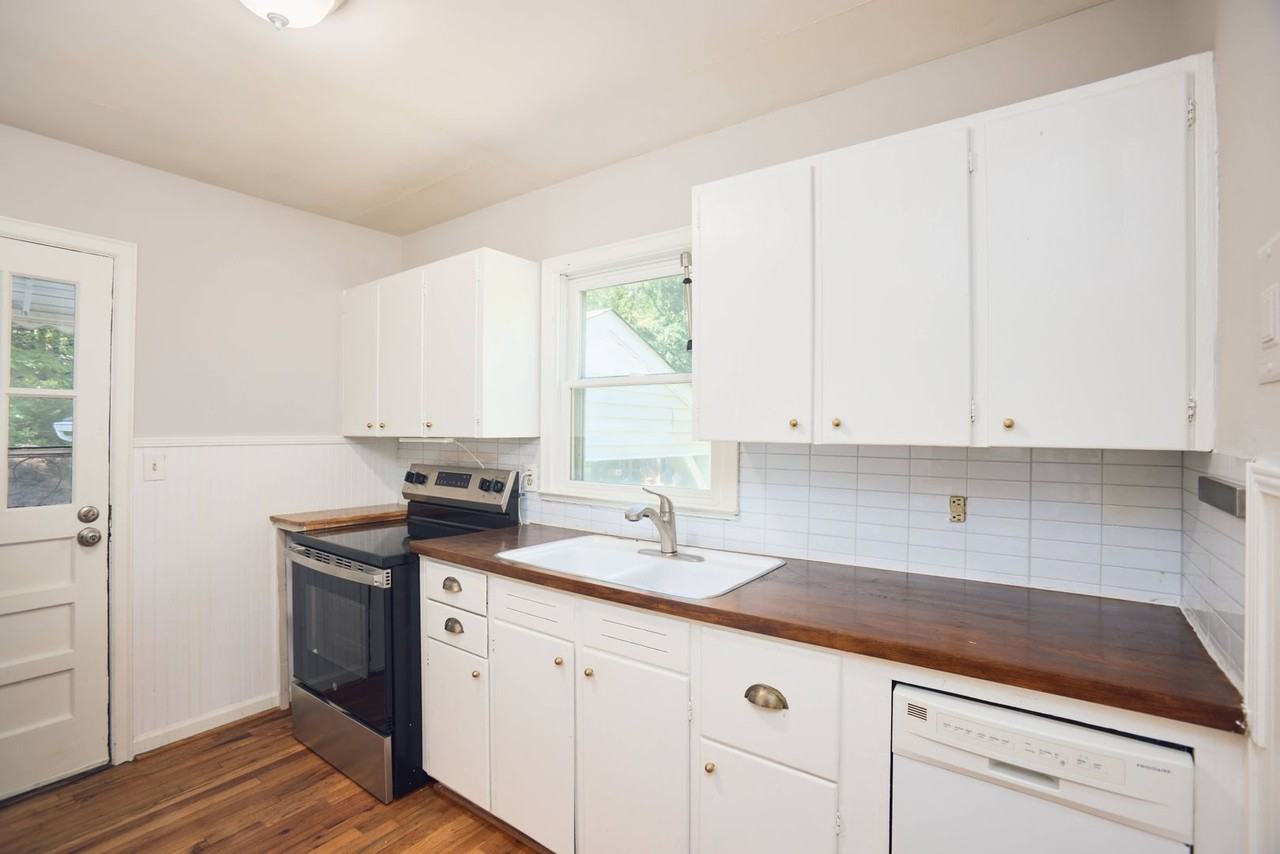1970 Sumter St Nw - Photo 6 of 12