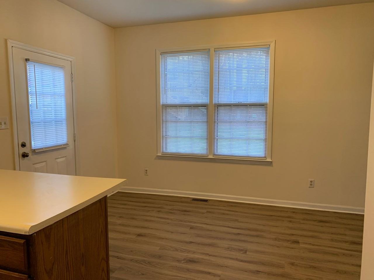 6211 Waterside Ln - Photo 7 of 18