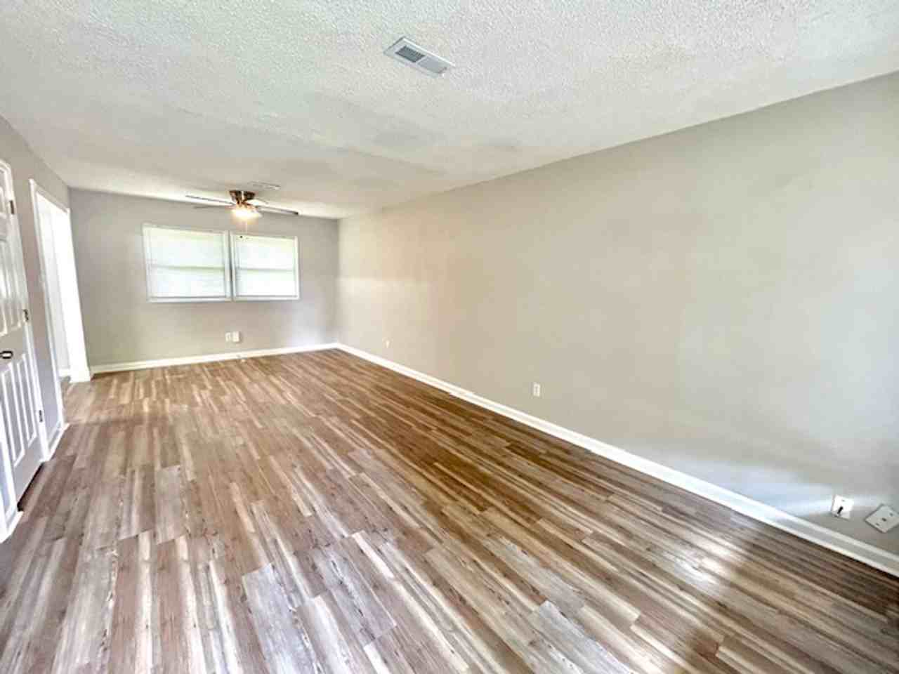 2253 Flippin Cir Nw - Photo 3 of 17