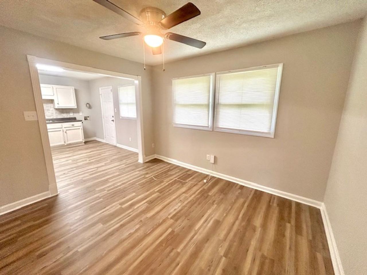 2253 Flippin Cir Nw - Photo 5 of 17