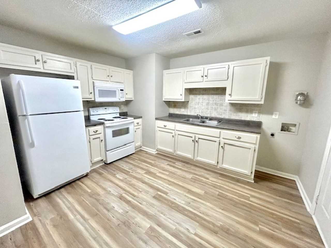 2253 Flippin Cir Nw - Photo 6 of 17