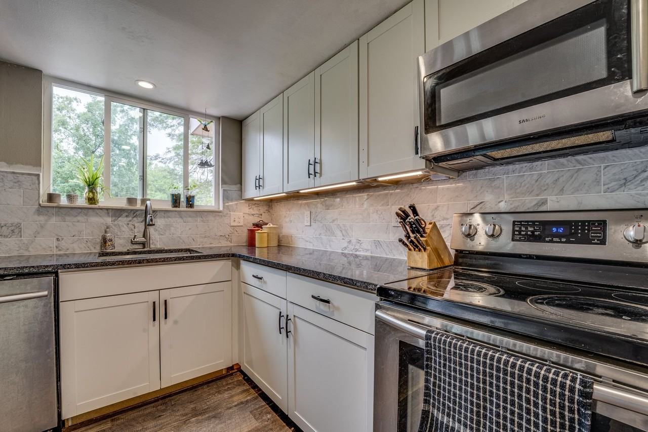 1030 Wagonwheel Dr - Photo 5 of 33