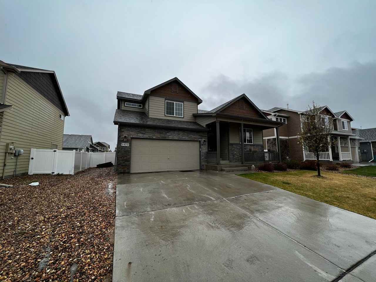 1423 Woodcock St - Photo 2 of 42