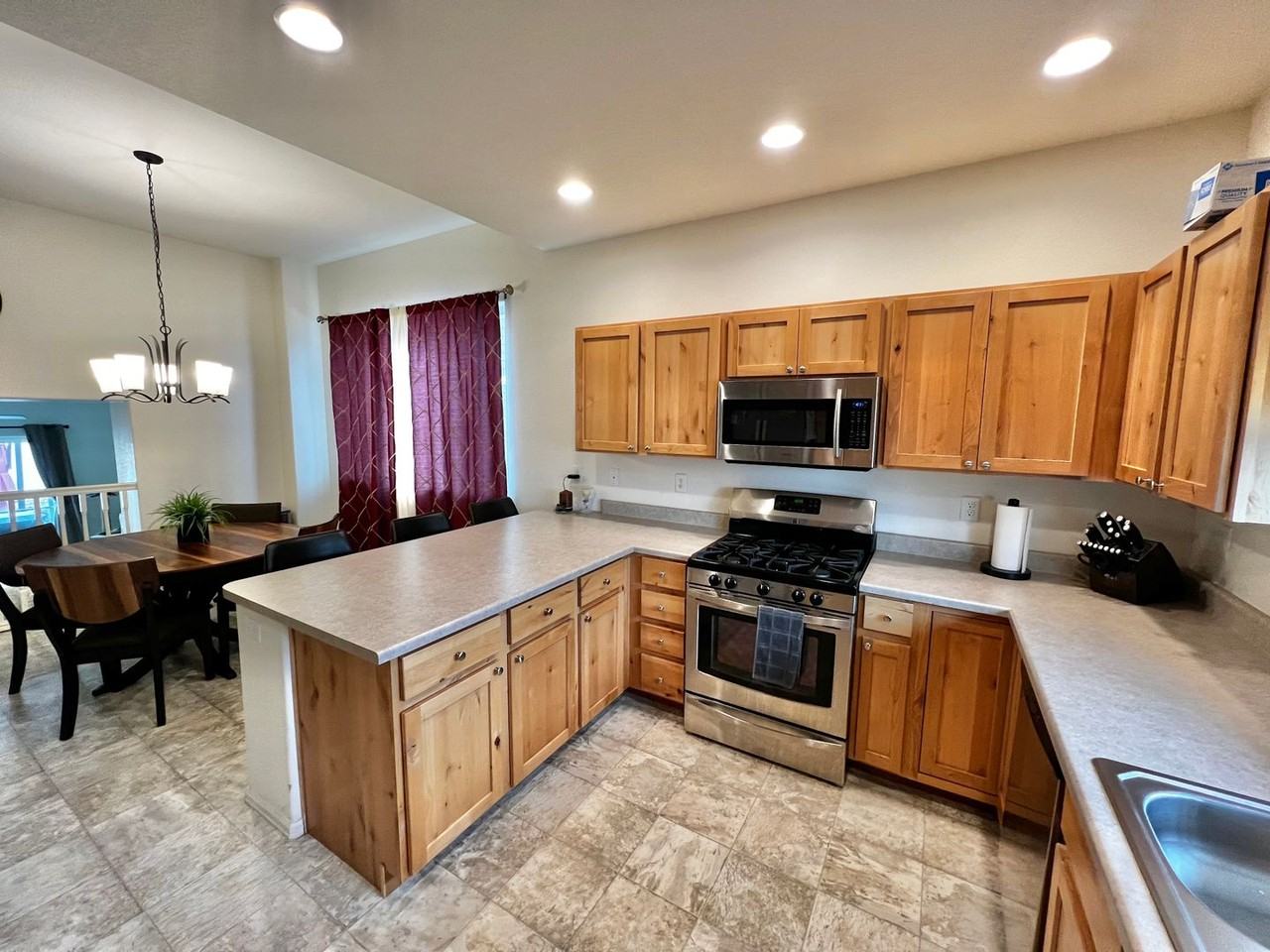 1423 Woodcock St - Photo 7 of 42