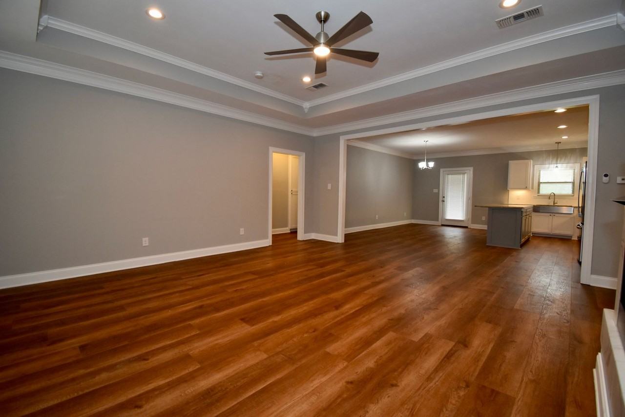 112 Haley Ln - Photo 3 of 29